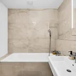 Skypark's Luxury Ii With Prime View * Bratislava